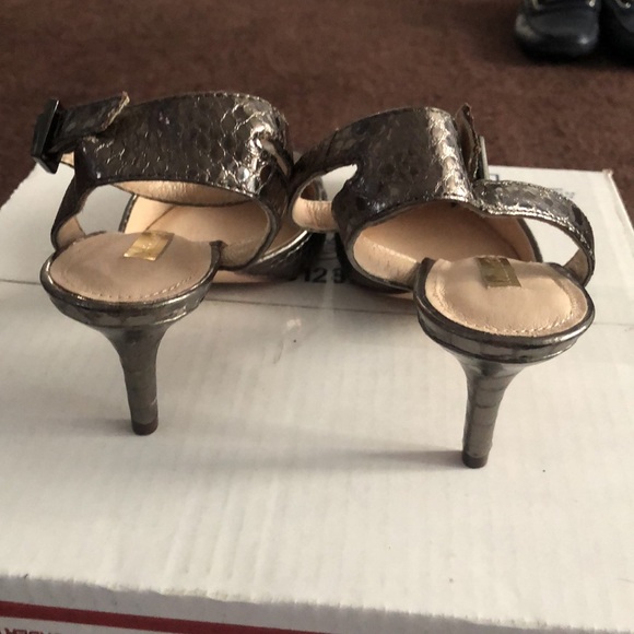⭕️ PRICE FIRM Louise et Cie Size 6.5 Gunmetal Snakeskin Olivia Heels - Picture 4 of 5
